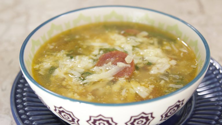 Receita de Caldo Verde para aquecer o inverno