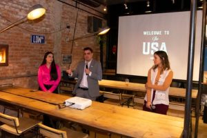 Brand USA recebe imprensa para um happy hour no Low BBQ