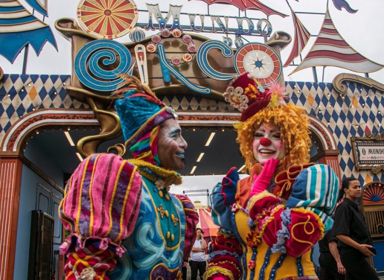 Programação de férias cultural e divertida
